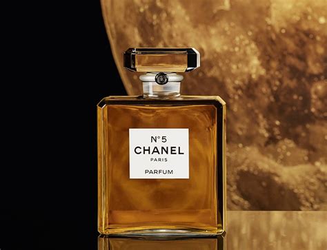 campagnie non convenzionale chanel|Chanel no 5 marketing strategy.